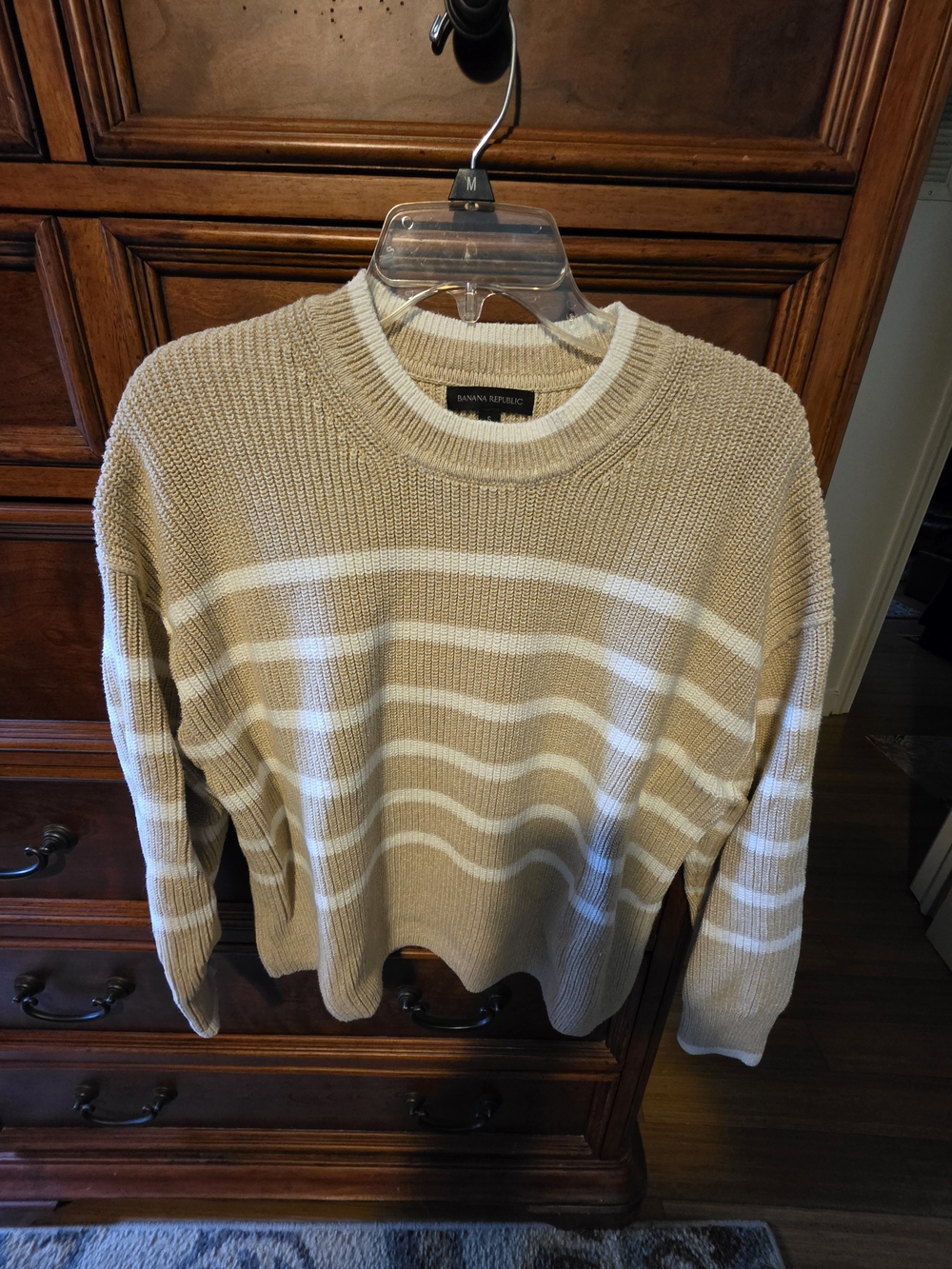 Banana Republic Men's Beige and White Striped Crewneck Sweater